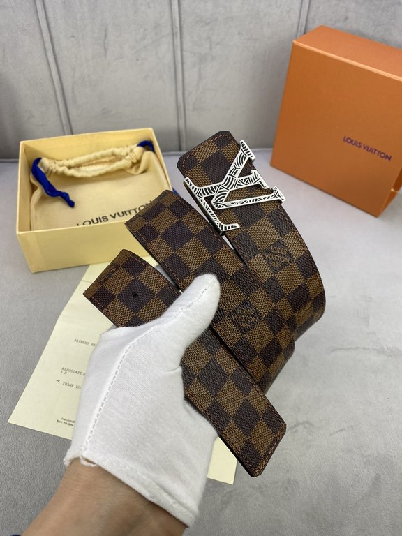 Comes in a fully packed gift box  This Initiales 40mm Reversible Belt from LV features plain calf leather and the brand's signature Damier Cobalt canvas for a stylish styling option. The flat calf leather side is ideal f