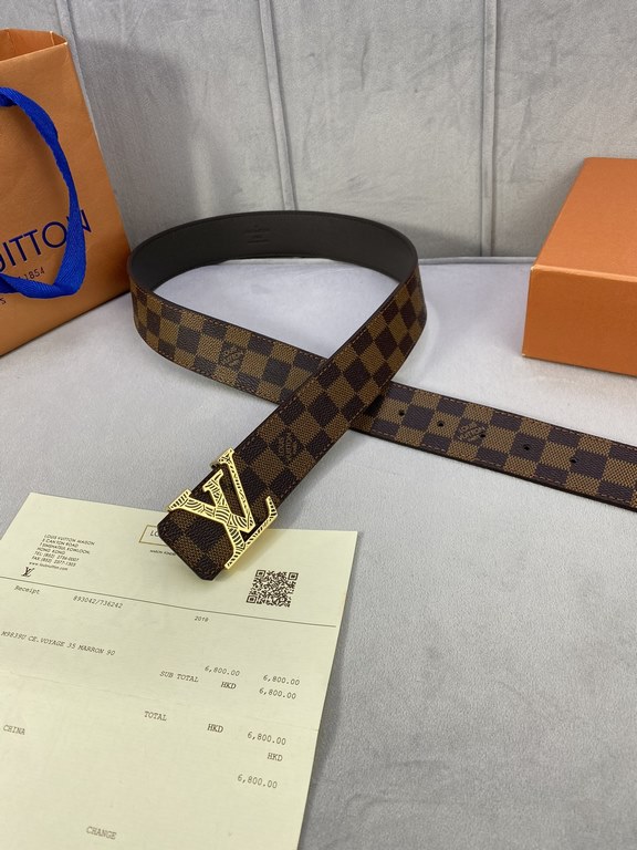 Comes in a fully packed gift box  This Initiales 40mm Reversible Belt from LV features plain calf leather and the brand's signature Damier Cobalt canvas for a stylish styling option. The flat calf leather side is ideal f