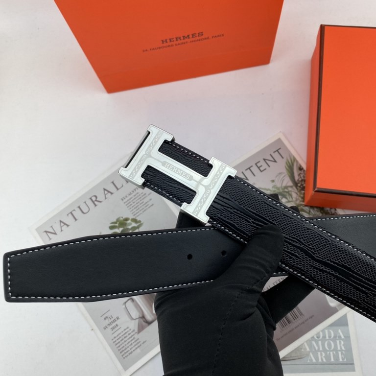 Comes with a full set of packing gift box  Hermes Hermes Men's Double Sided Leather Belt 38mm Imported patterned leather pressed on both sides. Can be used on both sides Counter alignment With new inner buckle.