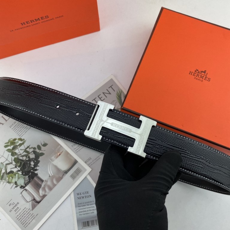 Comes with a full set of packing gift box  Hermes Hermes Men's Double Sided Leather Belt 38mm Imported patterned leather pressed on both sides. Can be used on both sides Counter alignment With new inner buckle.