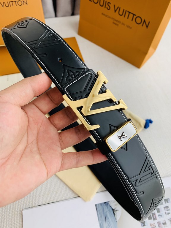 Name LV... LOUIS ... Weideng   original singleModel hanging buckle, new embossed with body, head layer cowhide, pictures taken in kindMaterial   head layer cowhide, hanging buckle series, pure steel buckle head, palladiu