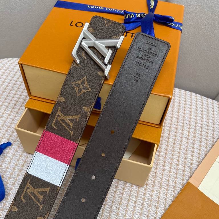 Comes with a full set of gift box  Width 40mm                Lv pyrmide Truck L OEiI Reversible Belt With the brand's classic elements accentuated by the eye-catching numerical print original fabrics, lined with calfskin