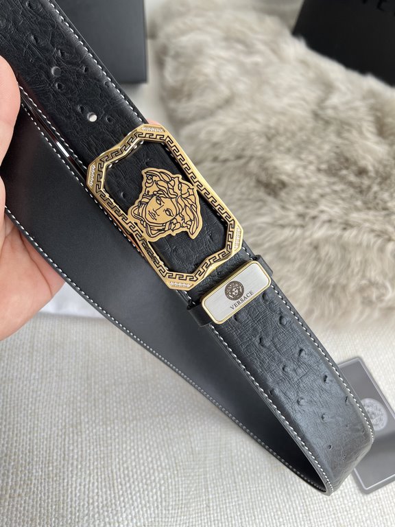 Name VERSACE. Versace   original single belt - beltModel hanging buckle, classic human head pure steel material inlaid with diamonds buckle, head layer cowhide, pictures taken in kindMaterial   100% head layer cowhide, g