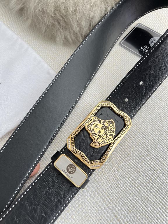 Name VERSACE. Versace   original single belt - beltModel hanging buckle, classic human head pure steel material inlaid with diamonds buckle, head layer cowhide, pictures taken in kindMaterial   100% head layer cowhide, g