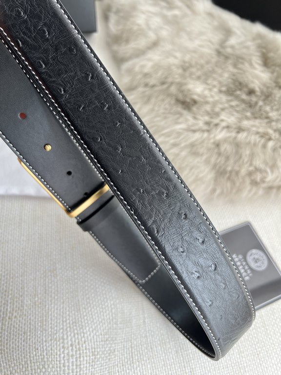 Name VERSACE. Versace   original single belt - beltModel hanging buckle, classic human head pure steel material inlaid with diamonds buckle, head layer cowhide, pictures taken in kindMaterial   100% head layer cowhide, g