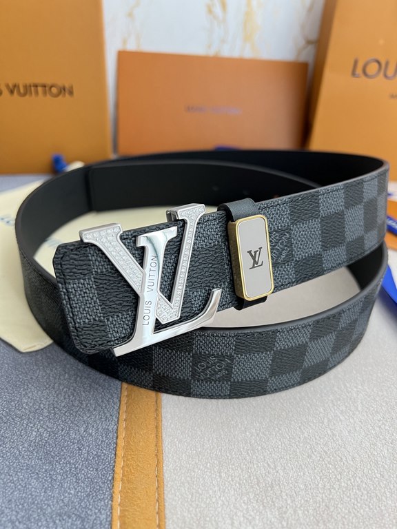 Name LV... LOUIS ... Weideng   belt-belt-original singleModel hanging buckle, classic steel material with diamonds hanging buckle, head layer cowhide, pictures taken in kindMaterial   head layer cowhide, hanging buckle s