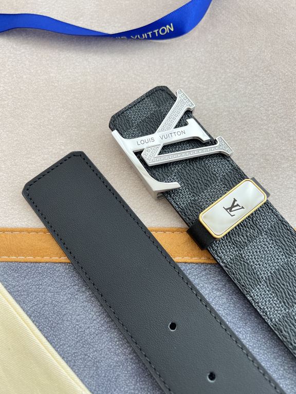 Name LV... LOUIS ... Weideng   belt-belt-original singleModel hanging buckle, classic steel material with diamonds hanging buckle, head layer cowhide, pictures taken in kindMaterial   head layer cowhide, hanging buckle s