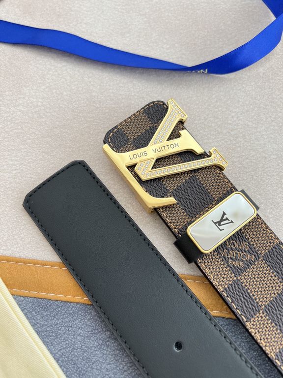 Name LV... LOUIS ... Weideng   belt-belt-original singleModel hanging buckle, classic steel material with diamonds hanging buckle, head layer cowhide, pictures taken in kindMaterial   head layer cowhide, hanging buckle s