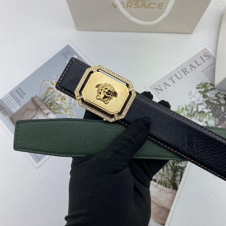 Comes in a fully wrapped gift box  Versace. Men's Flower Leather Belt 38mm Both sides imported flower leather leather pressed. Can be used on both sides Counter alignment With new models  .