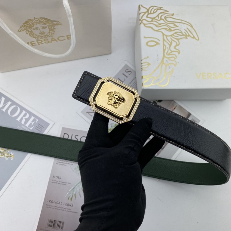 Comes in a fully wrapped gift box  Versace. Men's Flower Leather Belt 38mm Both sides imported flower leather leather pressed. Can be used on both sides Counter alignment With new models  .