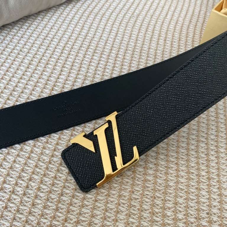 Width 40mm Original quality L0UIS VUITT0N 40mm width Customized imported EP fabric, imported calfskin lining. Matching with double-layered steel buckle! Simple atmospheric multi-color available!