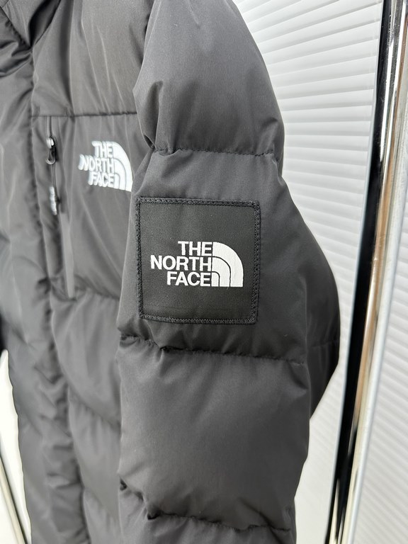 F22 The North Face Long Down Jacket Shin Min-er same model [black]Item No. NC1DM51J fabric only with polyester fiber 100%, feel dry, waterproof fabric. Filling the same 80 goose down filling, fluffy warmth is very good. 