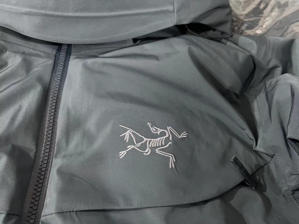 Ocean Star Blue Arc'teryx  Beginning Bird Macai Hard Shell Ski Down JacketDomestic commonly known as buy groceries down jacket, ski clothing ceiling. Since its introduction in 2013, it has won the world's outdoor review 