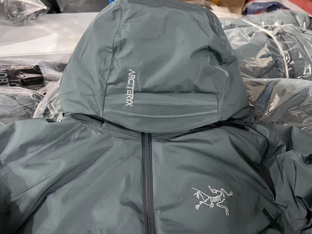 Ocean Star Blue Arc'teryx  Beginning Bird Macai Hard Shell Ski Down JacketDomestic commonly known as buy groceries down jacket, ski clothing ceiling. Since its introduction in 2013, it has won the world's outdoor review 