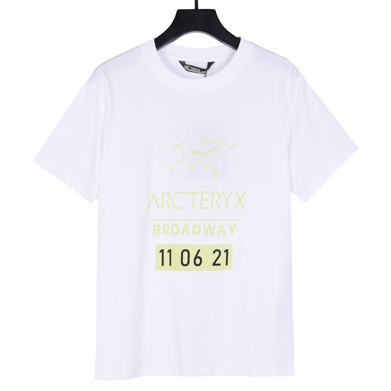 New  140Arc'teryx Arc'teryx ARC23SS Chest fluorescent green logo print short-sleeved T-shirt is made of 60 double stranded, 270g double yarn cotton fabric. Breathable on the body, never pilling, soft and comfortable feel