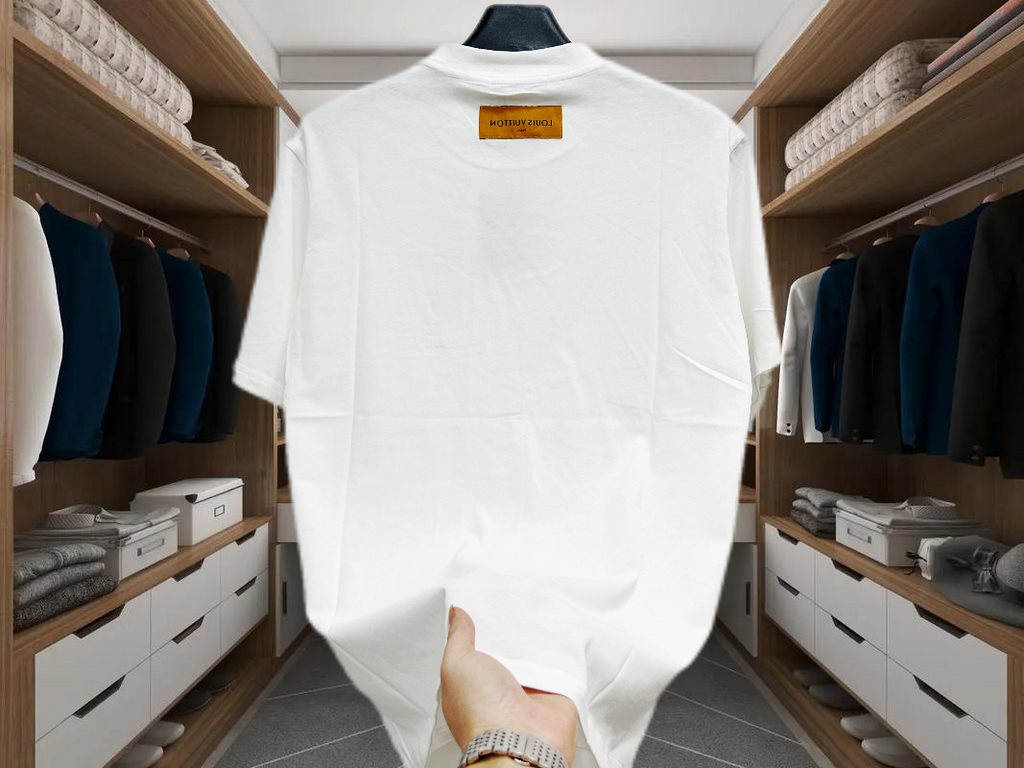 LV's newest and top version of the most top quality counter original single short sleeve, customized 50 fine tight cotton yarn,, smooth feel fabric heavy duty washing, slightly broad small flow shoulder fashion version, 