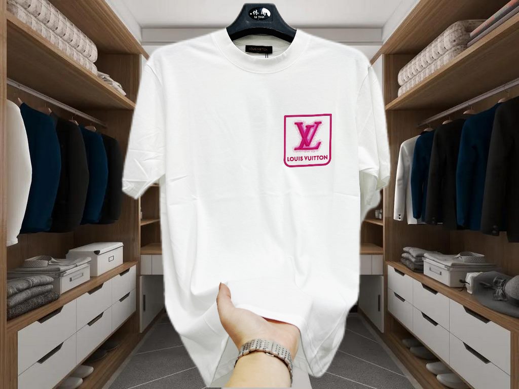 LV's newest and top version of the most top quality counter original single short sleeve, customized 50 fine tight cotton yarn,, smooth feel fabric heavy duty washing, slightly broad small flow shoulder fashion version, 