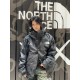 #TheNorthFaxe Kaws Co-branded Punching JacketThe North Face, which every outdoor enthusiast loves  , is back with a big move   and the KAWS co-branded collision   out of the new trend!