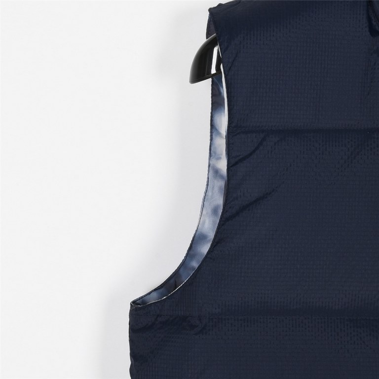 Local pickup  300 Terminal put in store             Freestyle Vest THEICONFree to layer with a variety of outfits, this brilliant down-filled vest is a seasonal favorite. It's classic, versatile and warm.Northern Lights 