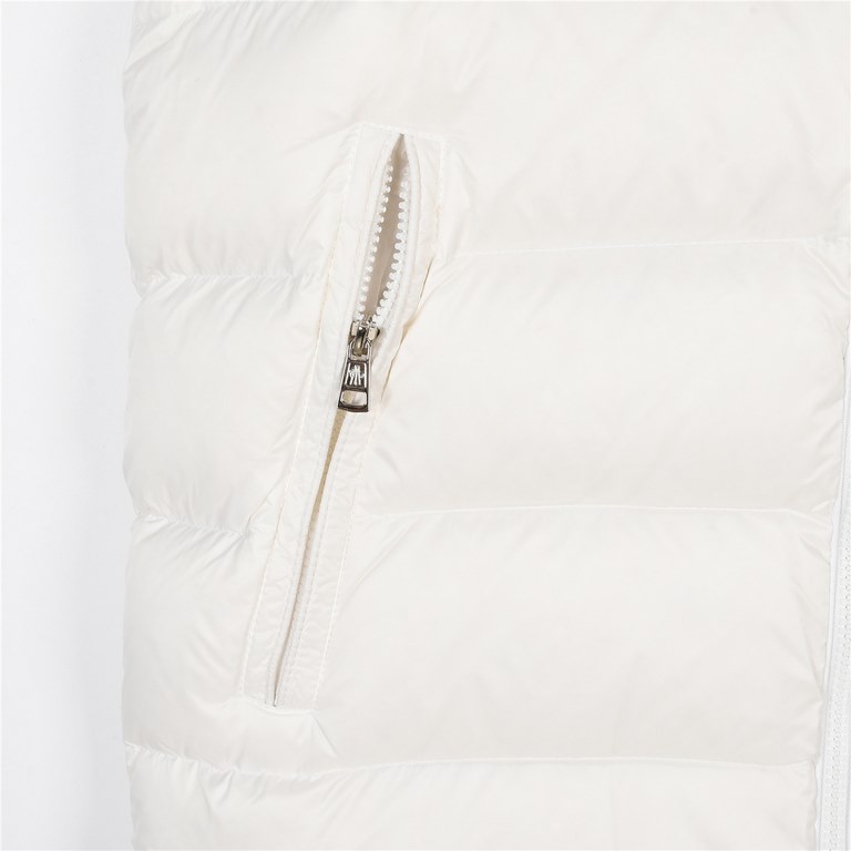 Local pickup  450 Terminal stocked in storeMonclerMoncler 23SS Classic Vest Hat Letter Vest Down JacketThe classic of the classics, versatile fashion modelsFrom the opening of the hardware mold to the fabric has been 100