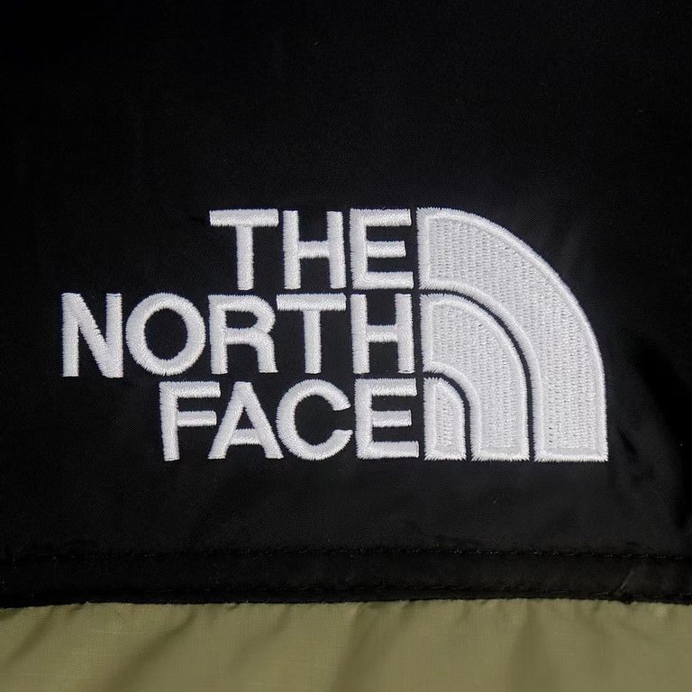 The North Face Classic 96 Down VestFabrics domestic exclusive Japanese original fabrics with waterproof, anti-drilling, anti-color characteristics, 24 count calendared tweed spinning fabrics!Liner 400D high-density count