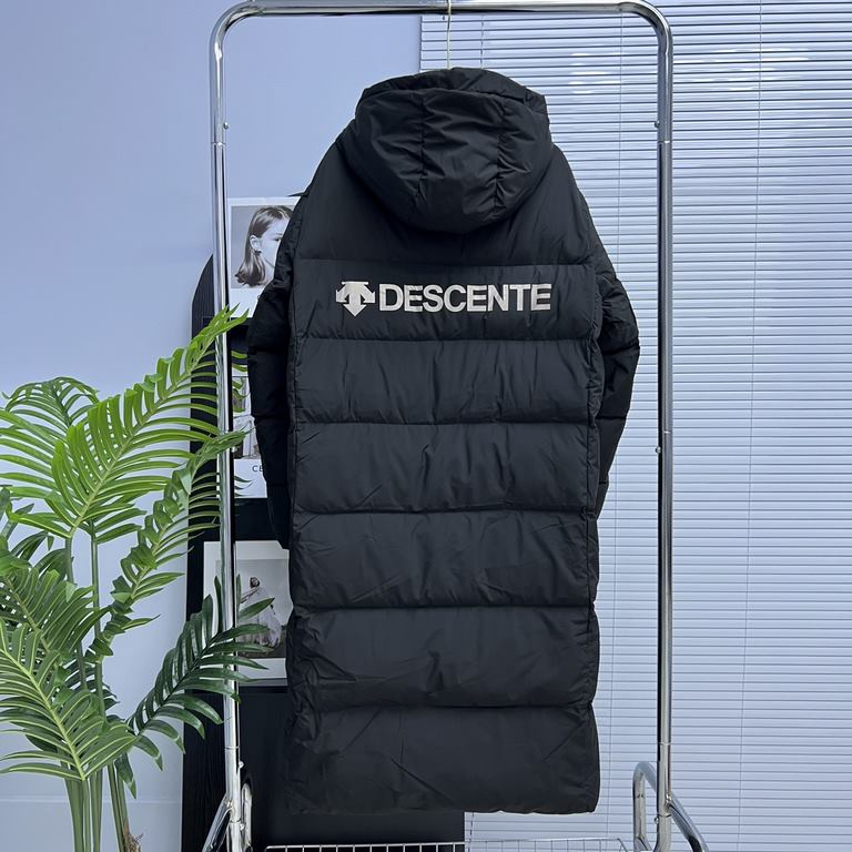 DESCENTEDisan long down jacket!The couple's long down jacket!Wear DISCENTE down jacket everywhere you go, are street photography blockbuster wind!Knee length, just like walking down quilt, about 326 grams of down filling