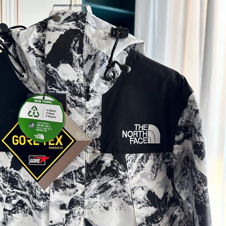 The North Face ｜Gore-Tex 1990 Snow Mountain Jersey Size：XS S M L XL XXLProduct details features1, waterproof for the international ISO standard 90 (ISO4) level to achieve the lotus leaf water bead rolling effect!2, Fabri