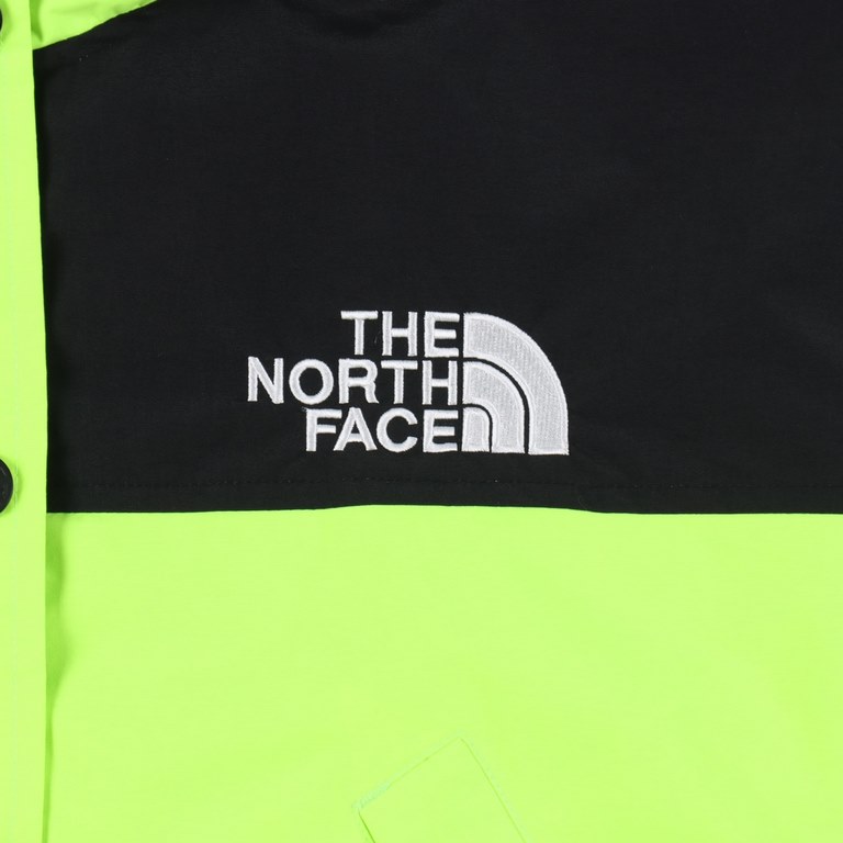 The North FaceThe North Face TNF Classic 1990 Punching Jacket Short