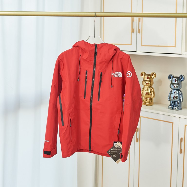 Core Private Chat Quantity and price available The North Face's Top Outdoor Line Summit Peak Series  The Futurelight Nano Waterproof Hardshell is made with a FUTURELIGHT 3L shell, the press-gluing process is designed to 