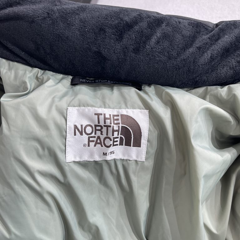 Local pickup  450(Core Maintains Large Quantity, Private)The North Face Big Plaid Co-ed Down JacketThe North Face Kanye West down jacket is the same style as Kanye West's! Pure original national standard 95 white duck do