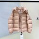 ｜MONKOY Monkou Maire Pink MayaWomen's Down Jacket CoatTop OriginalItem No. I20931A0014268950999Size 0 yards, 1 yards, 2 yards, 3 yardsDescriptionThe Maire Down Jacket is a classic women's piece from Moncler, with a short