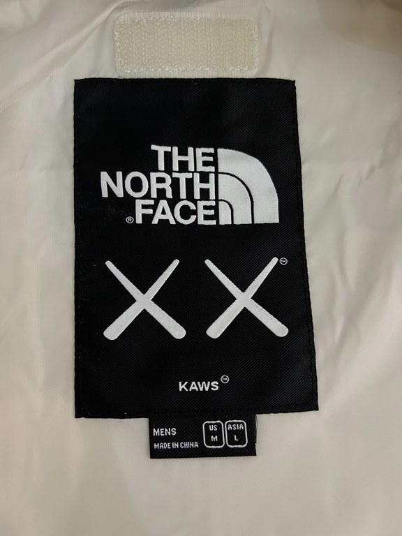 [white camouflage]The North Face XX KAWS Fantasy Link Co-branded Sweatshirt  can be maintaned! Long term in stock, not out of stock!Size XS  S  M  L  XL XXLColor black camouflage  white camouflage  blue camouflage  green