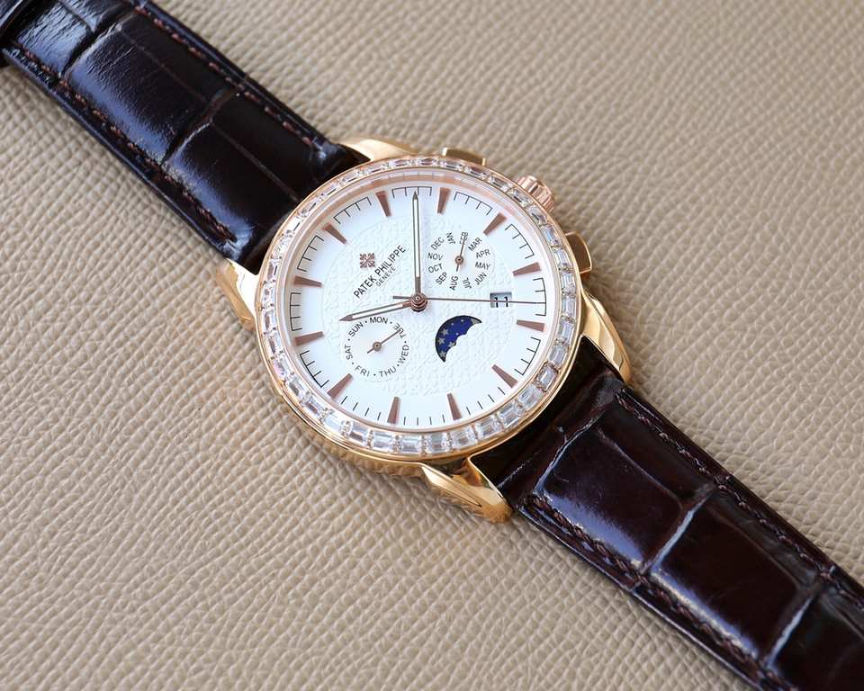 The latest Patek Philippe with imported 9100 multifunctional movement (zero repair) functions (24 hours, day of the week, star, month) imported 316 stainless steel! Imported 316 stainless steel! Original folding clasp! S