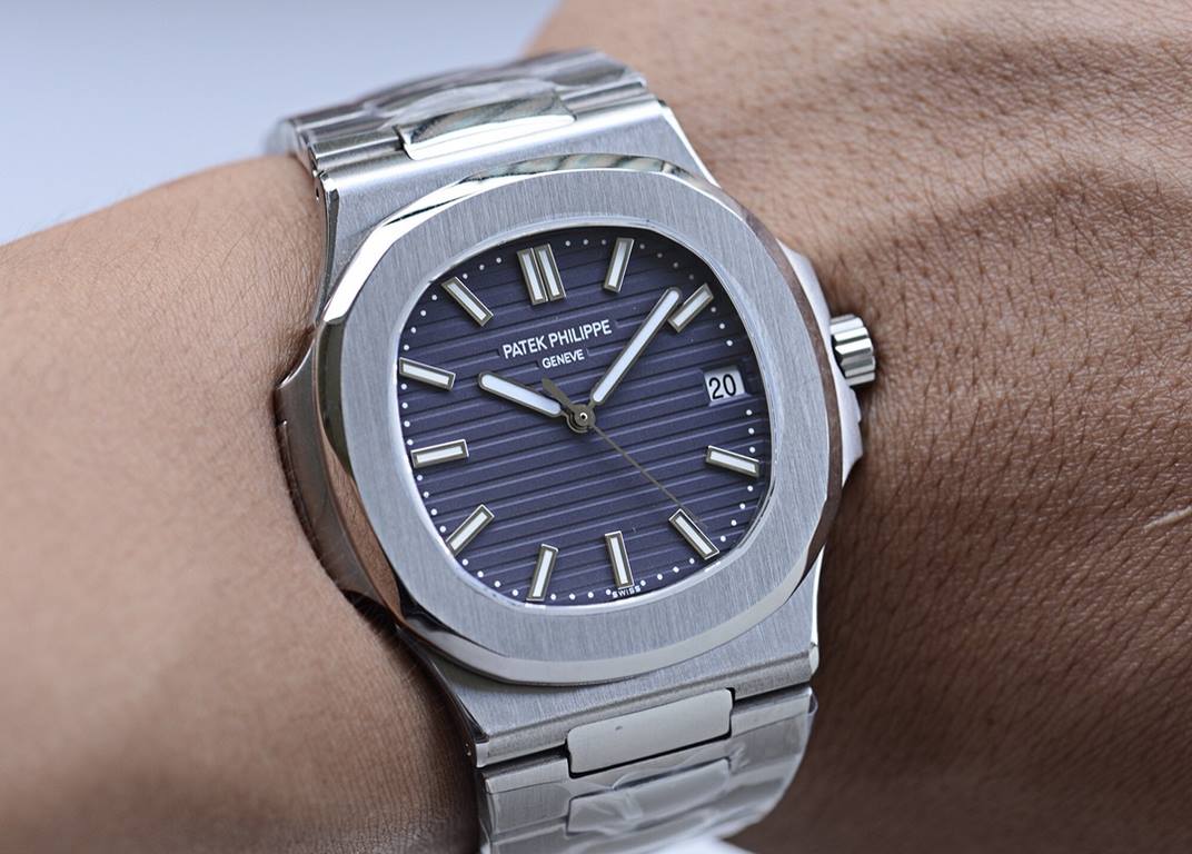 PATEK PHILIPPE 】Patek Philippe. Elegant Sports Series 57111A Nautilus, PP shocked the production of the king of steel watch, the best antidote program on the net, with Patek Philippe 9015 machine to change Cal.324 self-w