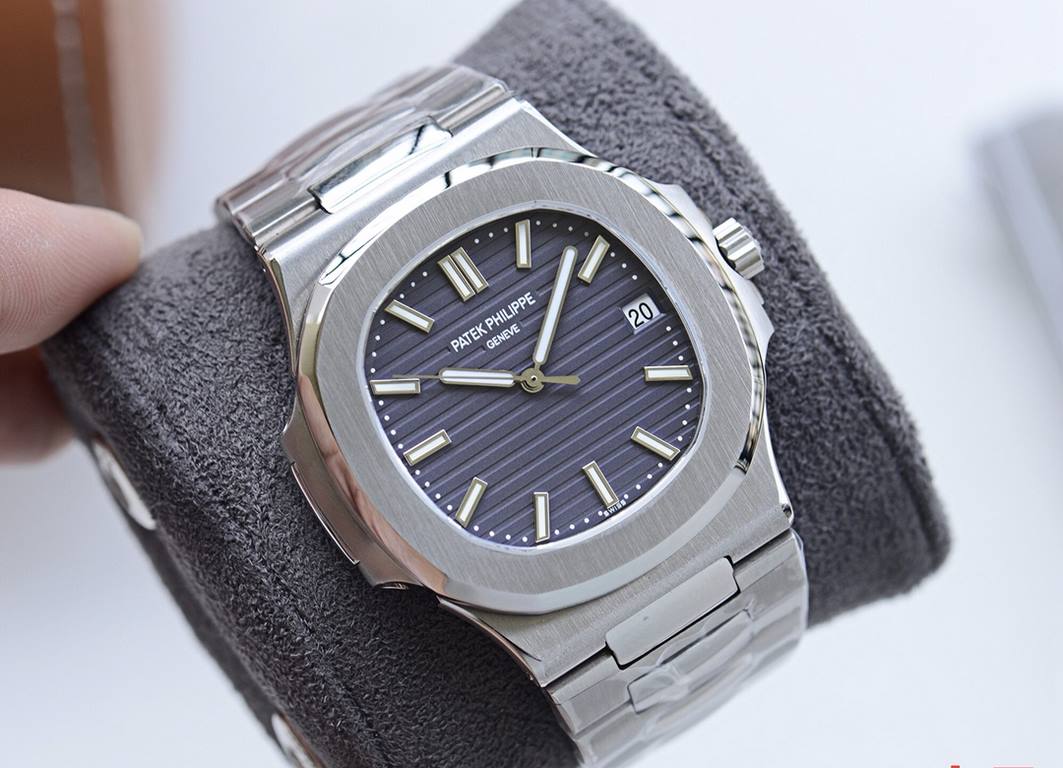 PATEK PHILIPPE 】Patek Philippe. Elegant Sports Series 57111A Nautilus, PP shocked the production of the king of steel watch, the best antidote program on the net, with Patek Philippe 9015 machine to change Cal.324 self-w