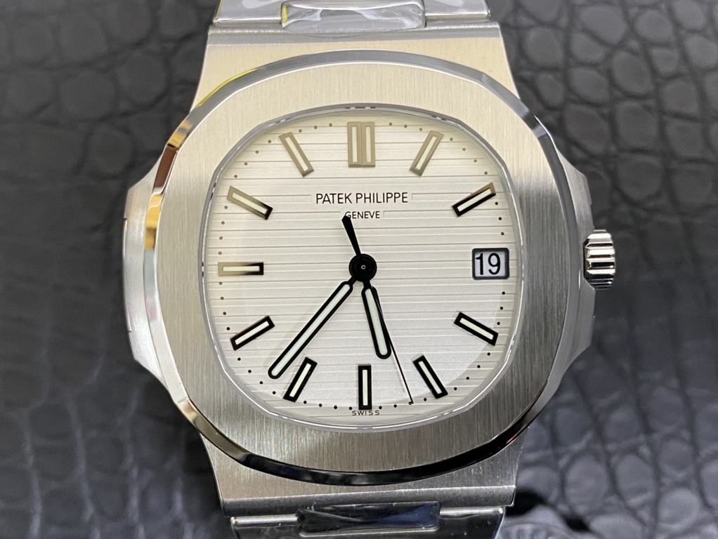 PPF V2 version of the Super Nautilus is back! Newly amended stainless steel strap, hinge part according to the original Nautilus stainless steel strap disassembled and developed, and genuine consistent fit effect, revers