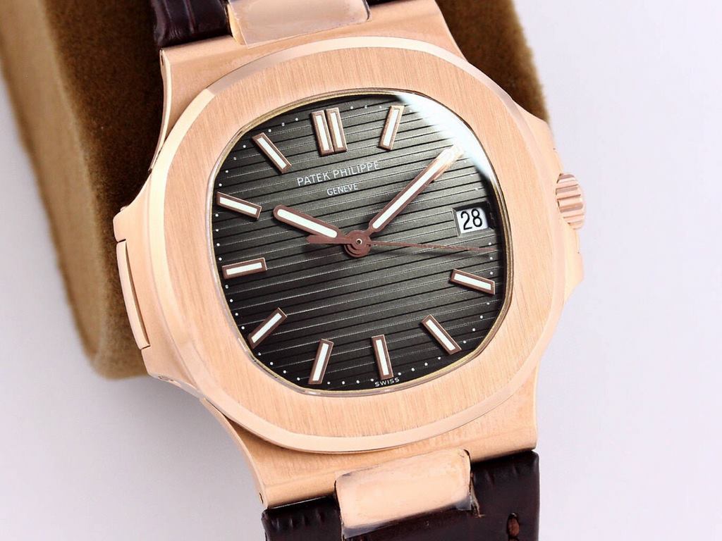 PATEK PHILIPPE - The King of Steel 5711 NautilusThe king of steel watch PP Patek Philippe 5711 the best antidote program in the whole network, with Patek Philippe Positive 9015 change Cal.324 self-winding movement (non-d