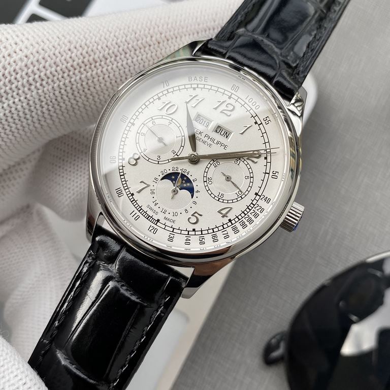 Patek Philippe Super Complications Chronograph Series, the team took three years of meticulous design, regardless of cost, dare to be the first, and strive for perfection, to overcome the difficulties, breakthroughs in m