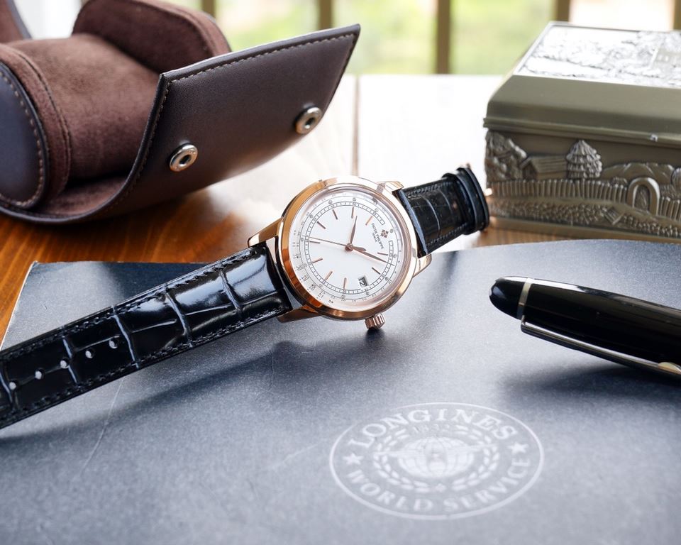 Patek Philippe PATEKPHILIPPE Overseas Edition, 1851 Patek founder Anthony launched the classical series of wristwatches, it was a hit, in the London World Expo was selected by Queen Victoria of the United Kingdom, which 