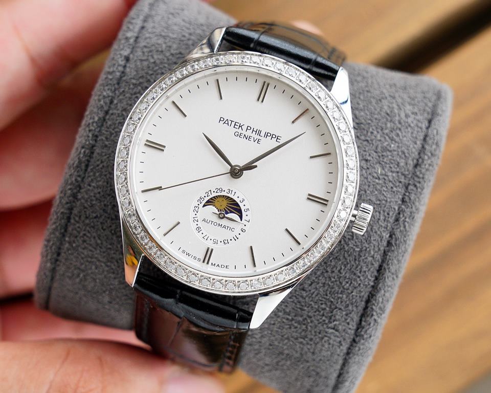 New models first 2020 hot new Patek Philippe (men's upgraded version of the true moon phase function watch series), ushered in a new member. Fashionable high-end atmosphere, using the unique Swiss ETA2824-2 special movem