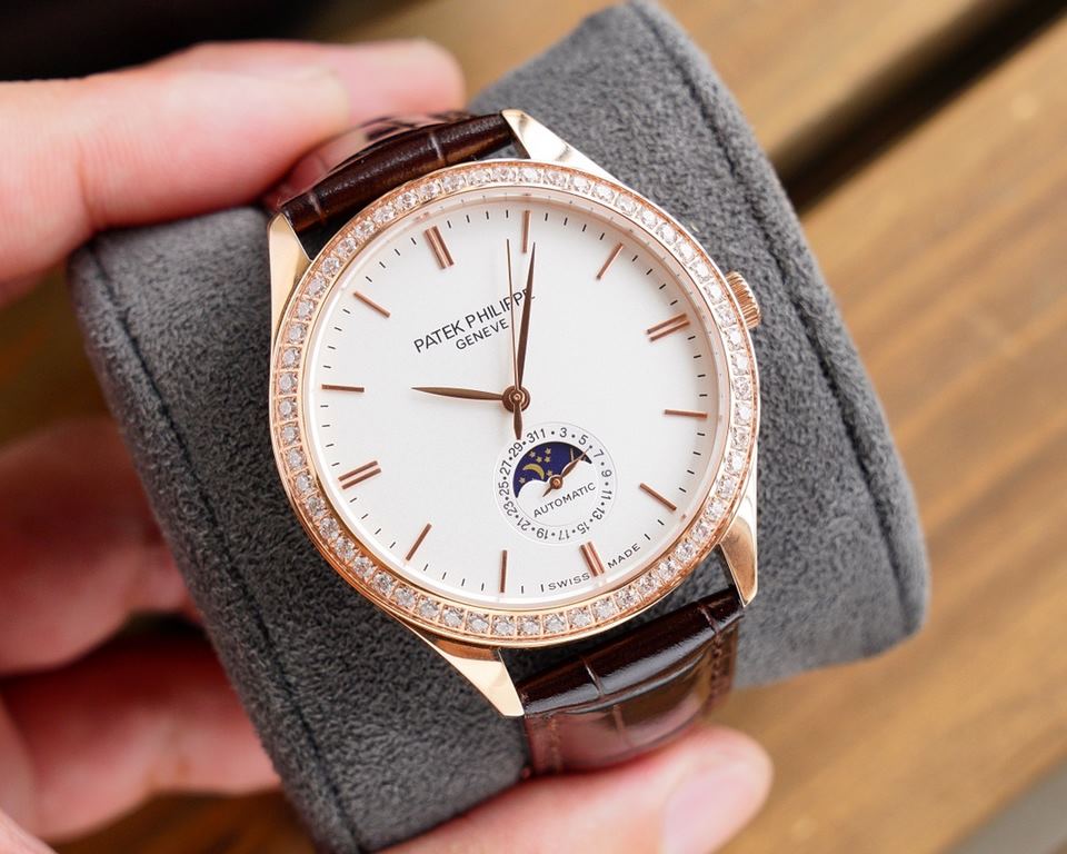 New models first 2020 hot new Patek Philippe (men's upgraded version of the true moon phase function watch series), ushered in a new member. Fashionable high-end atmosphere, using the unique Swiss ETA2824-2 special movem