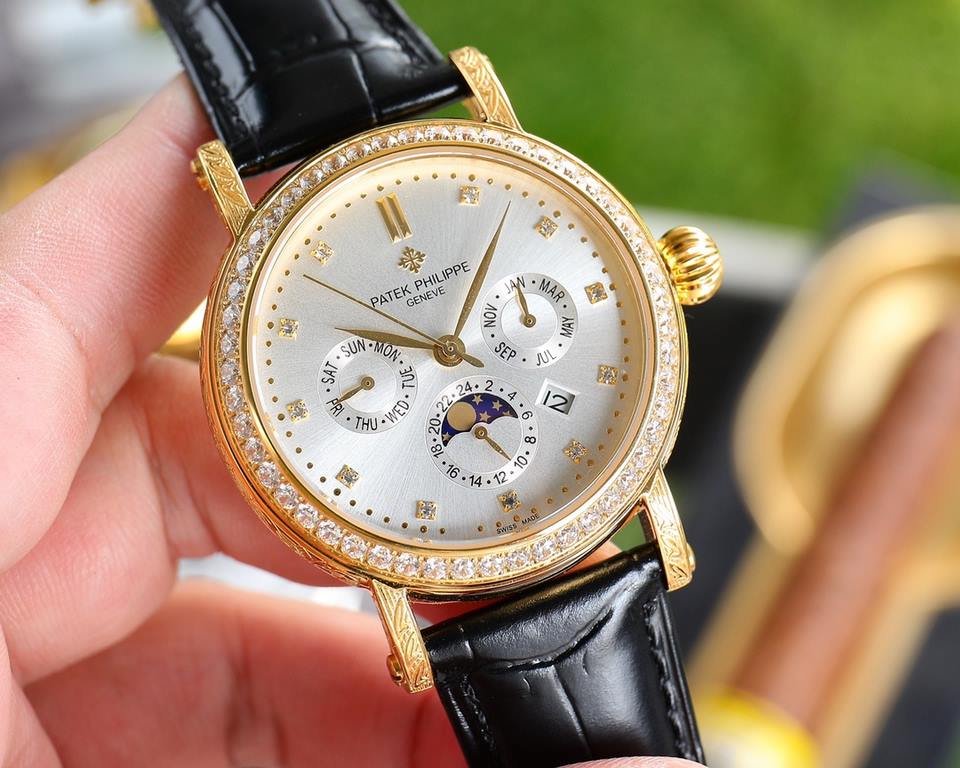 Patek Philippe Patek Philippe Complications - Purely Handcrafted - Floral Engraved - is a stunning 42mm watch that fits the popular male hand size and is very business as well as casual. The entire case of the watch is h