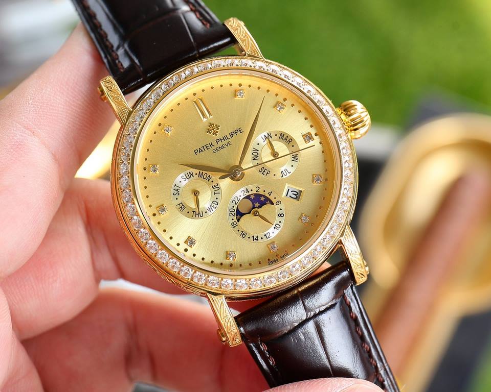 Patek Philippe Patek Philippe Complications - Purely Handcrafted - Floral Engraved - is a stunning 42mm watch that fits the popular male hand size and is very business as well as casual. The entire case of the watch is h