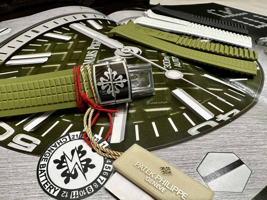 The Patek Philippe Aquanaut Luce, Italian for light, has been reinterpreted in a modern casual-chic style with a polished and brushed CNC-engraved rounded octagonal aesthetic case that boasts an air of elegance. Its beze