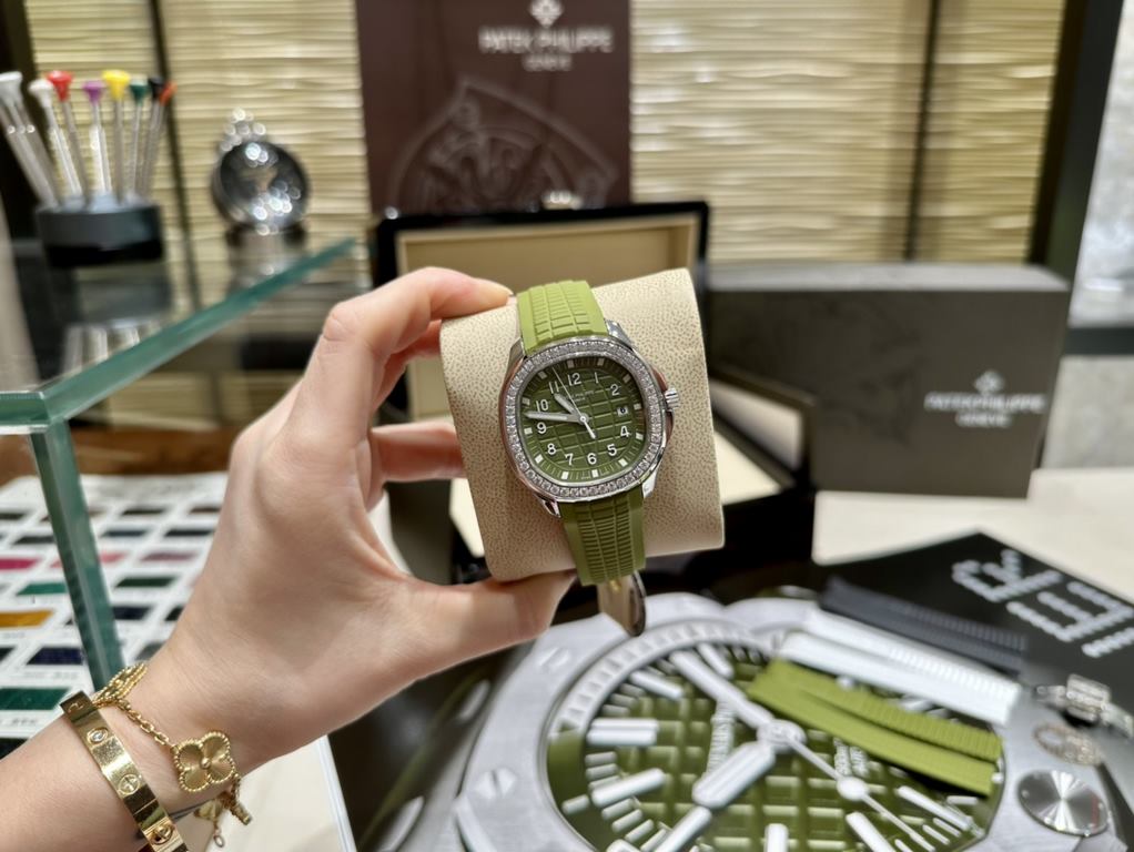 The Patek Philippe Aquanaut Luce, Italian for light, has been reinterpreted in a modern casual-chic style with a polished and brushed CNC-engraved rounded octagonal aesthetic case that boasts an air of elegance. Its beze