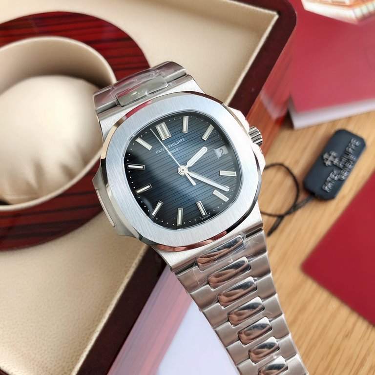 Wholesale box Support Hong Kong, USA direct mailPatek Philippe's Nautilus collection, commonly known as the King of Steel, is a sturdy and distinctive watch with a price tag that's not too expensive compared to other PP 