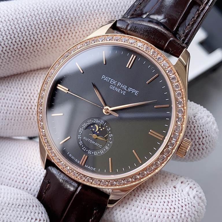 The new first 2020 hot new Patek Philippe (men's upgraded version of the true moon phase function watch series), ushered in a new member. Font fashion high-end atmosphere, using a unique Swiss ETA2824-2 special movement 