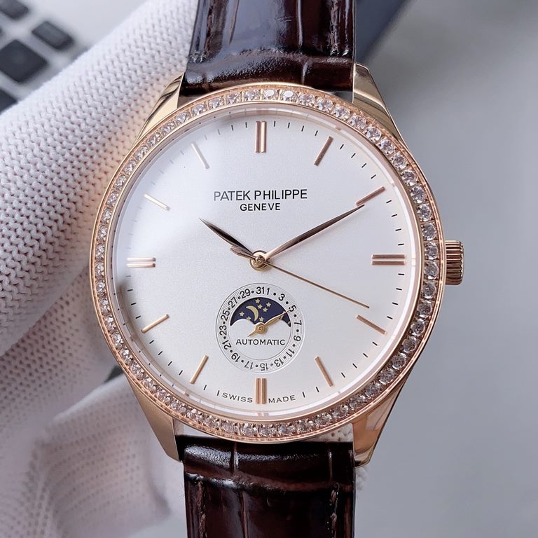 The new first 2020 hot new Patek Philippe (men's upgraded version of the true moon phase function watch series), ushered in a new member. Font fashion high-end atmosphere, using a unique Swiss ETA2824-2 special movement 