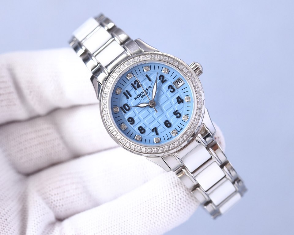 Explosion models recommended - interpretation of the goddess of change, the best women's models of the year Patek Philippe upgraded V8 version of the fashionable women's watch simple three-handed night time super luminou