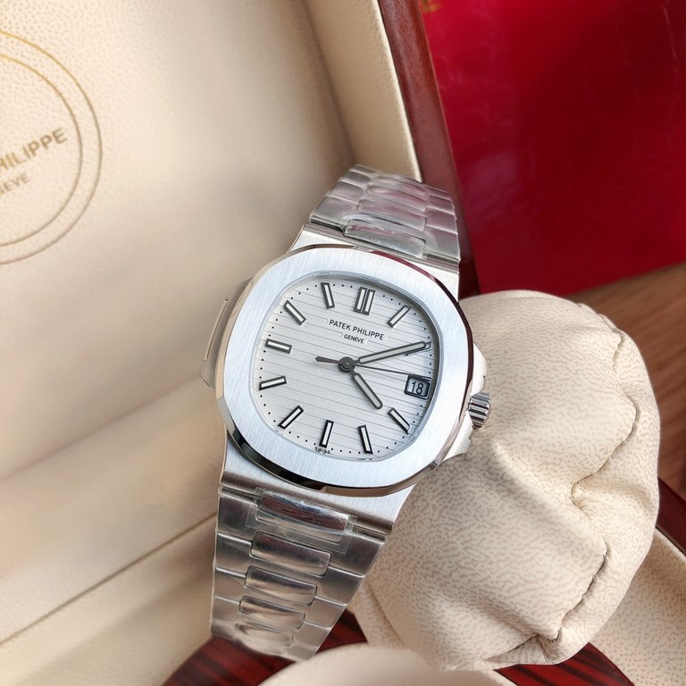 Wholesale box Support Hong Kong, USA direct mailPatek Philippe's Nautilus collection, commonly known as the King of Steel, is a sturdy and distinctive watch with a price tag that's not too expensive compared to other PP 